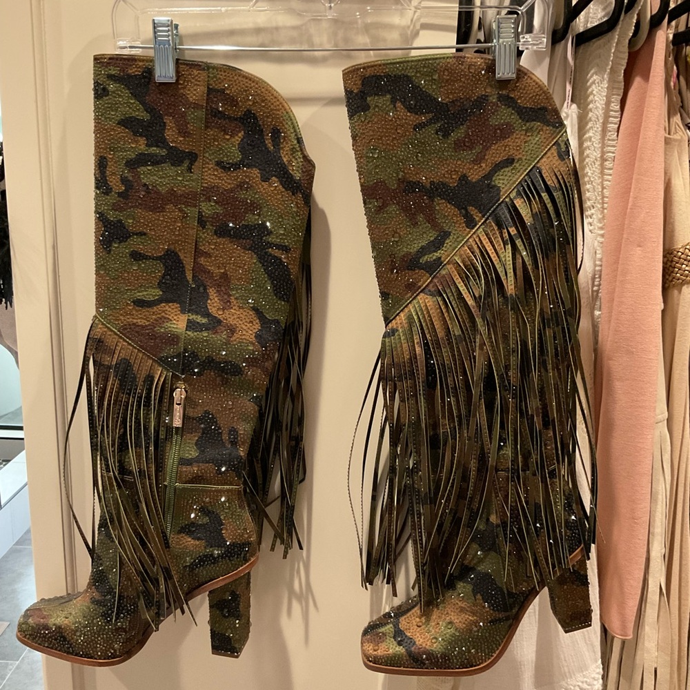 Jessica Simpson fringe Camouflage boots. 6.5